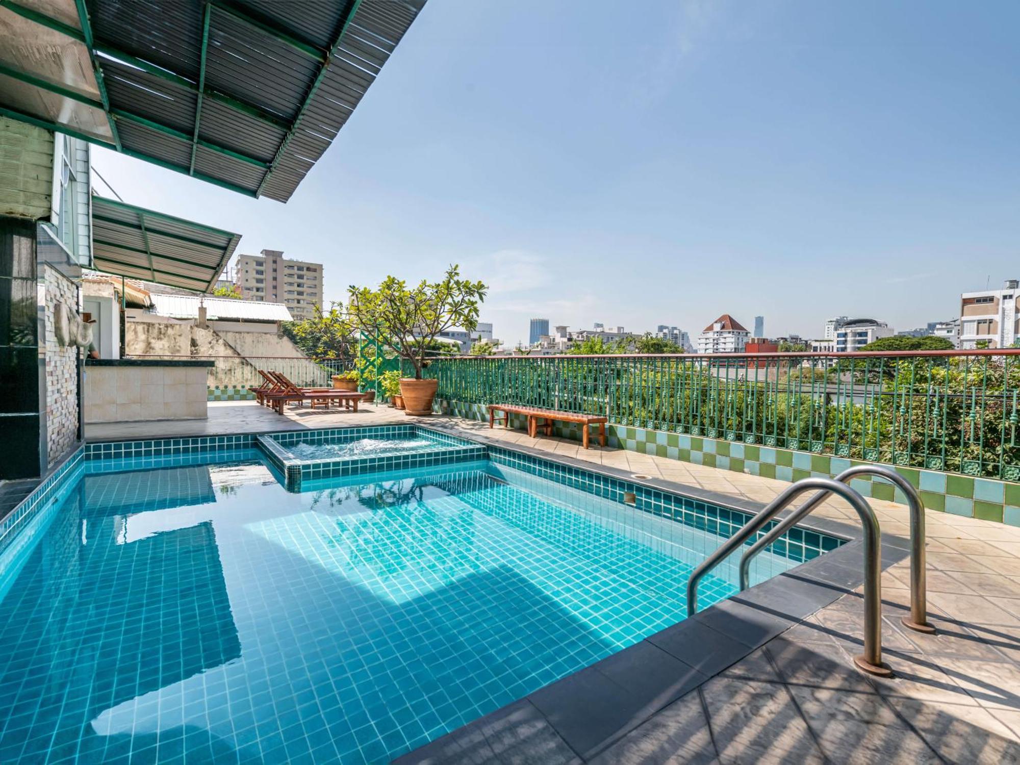 Royal Ivory Sukhumvit Nana Hotel Banguecoque Exterior foto