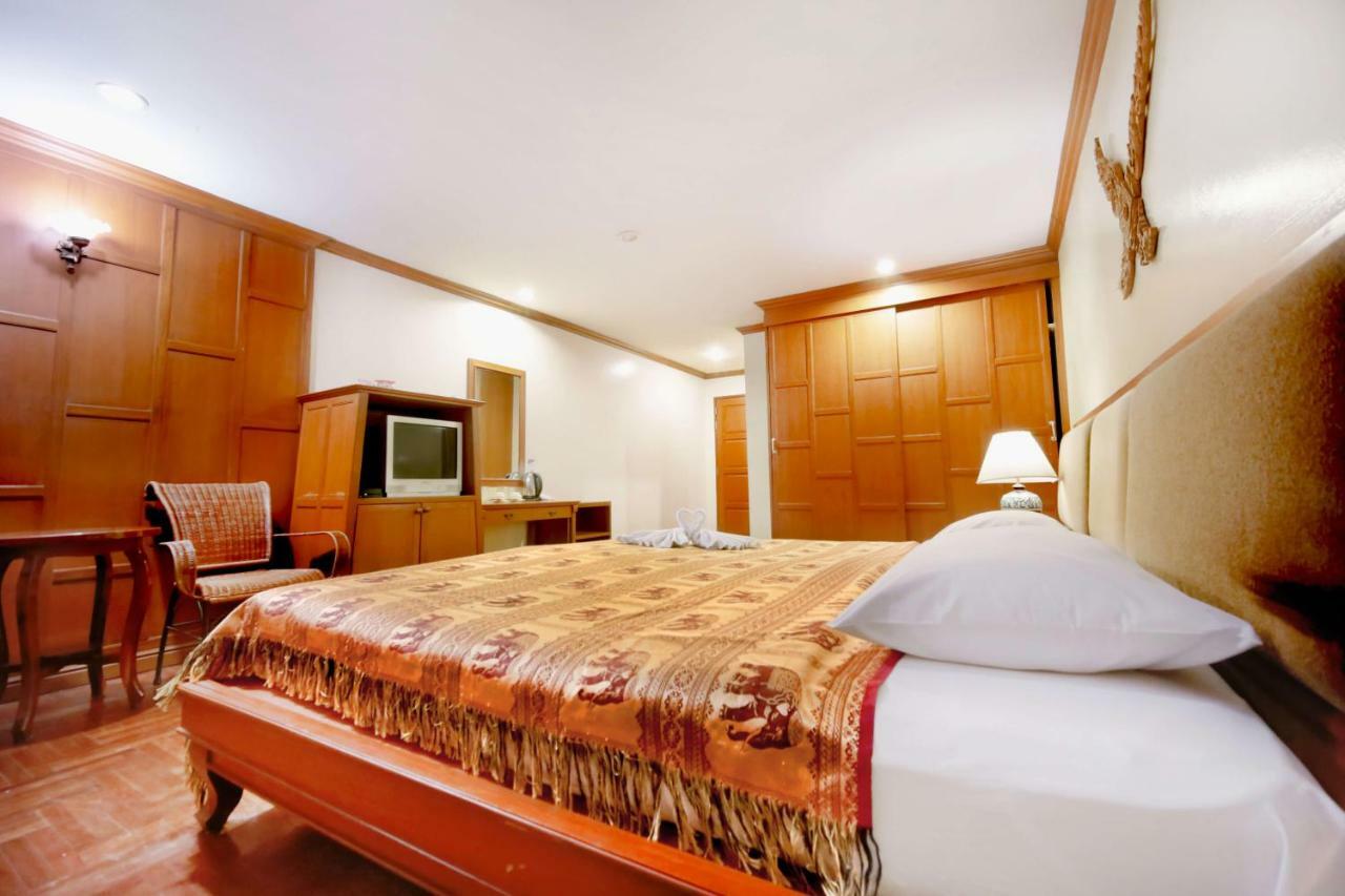 Royal Ivory Sukhumvit Nana Hotel Banguecoque Exterior foto