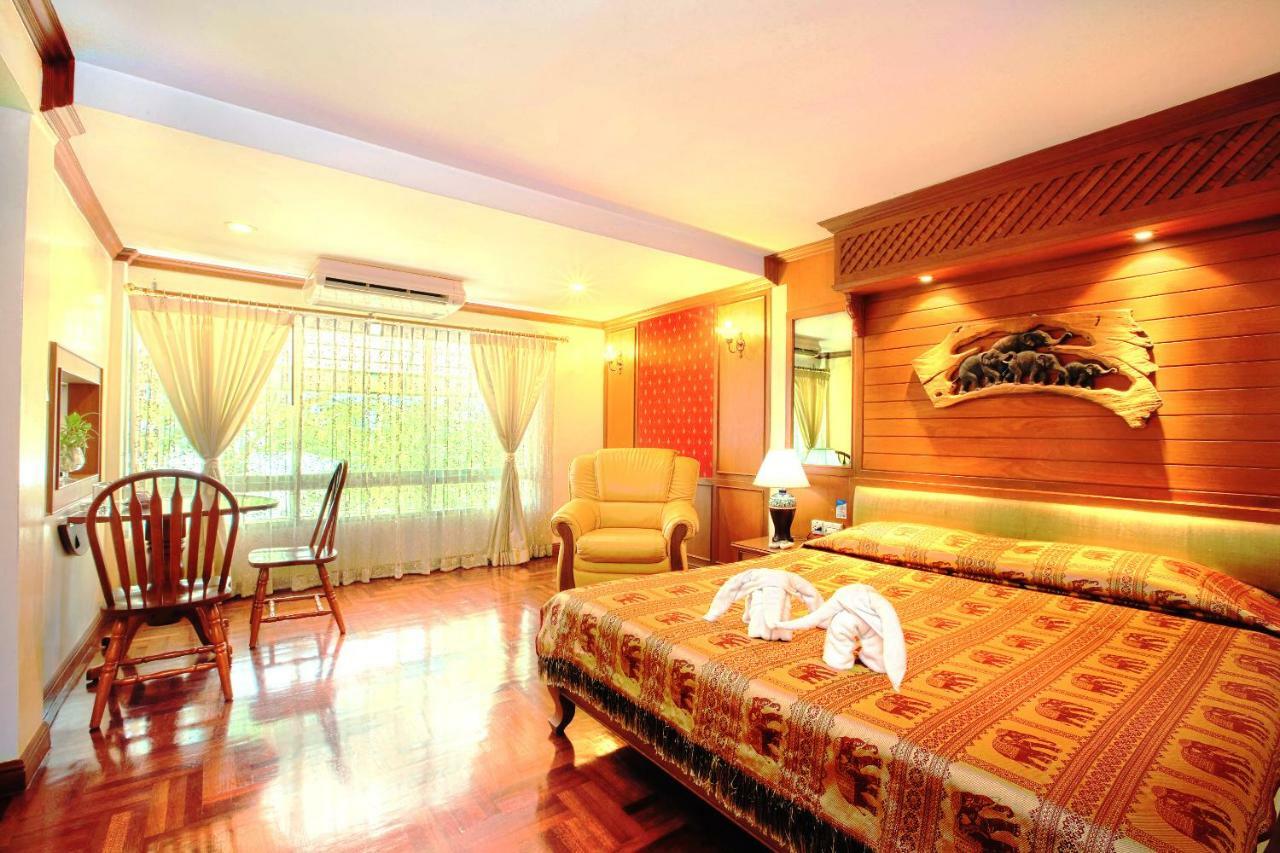 Royal Ivory Sukhumvit Nana Hotel Banguecoque Exterior foto