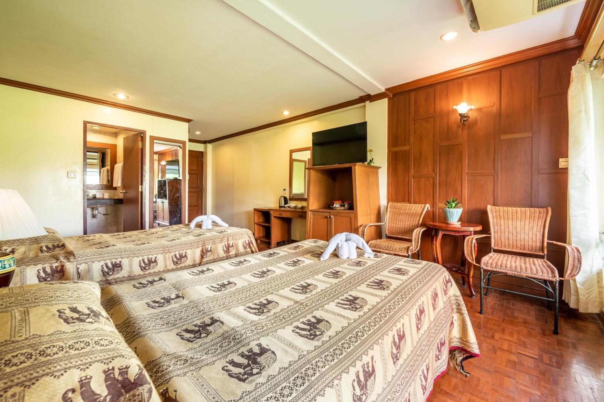 Royal Ivory Sukhumvit Nana Hotel Banguecoque Exterior foto